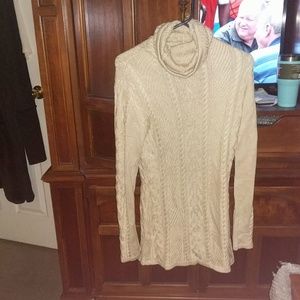 NWT Long cream turtleneck medium heavy sweater